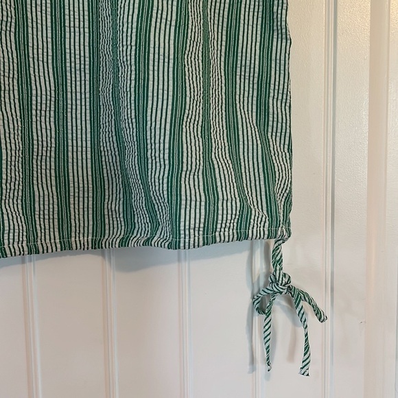 Universal Thread gauzy sear sucker Tank XL - Picture 4 of 8